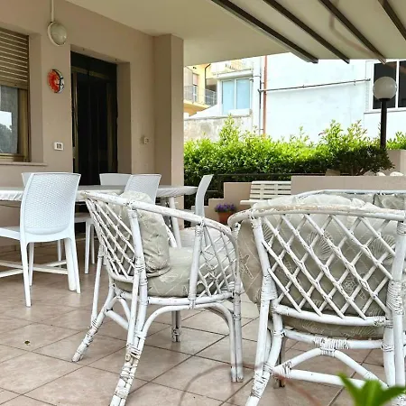 M395 - Marcelli, Trilocale Sul Mare Con Patio E Privata Apartment *
